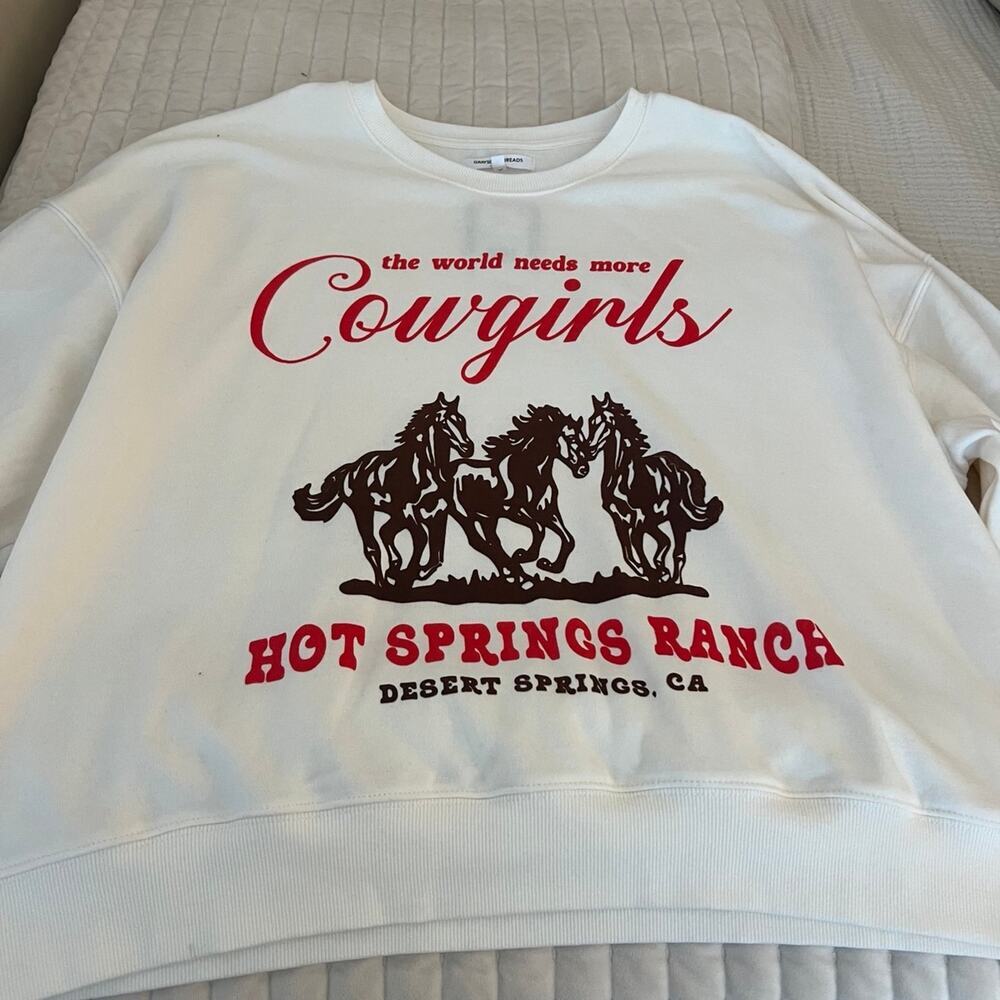 NWT Cowgirls Sweatshirt XL